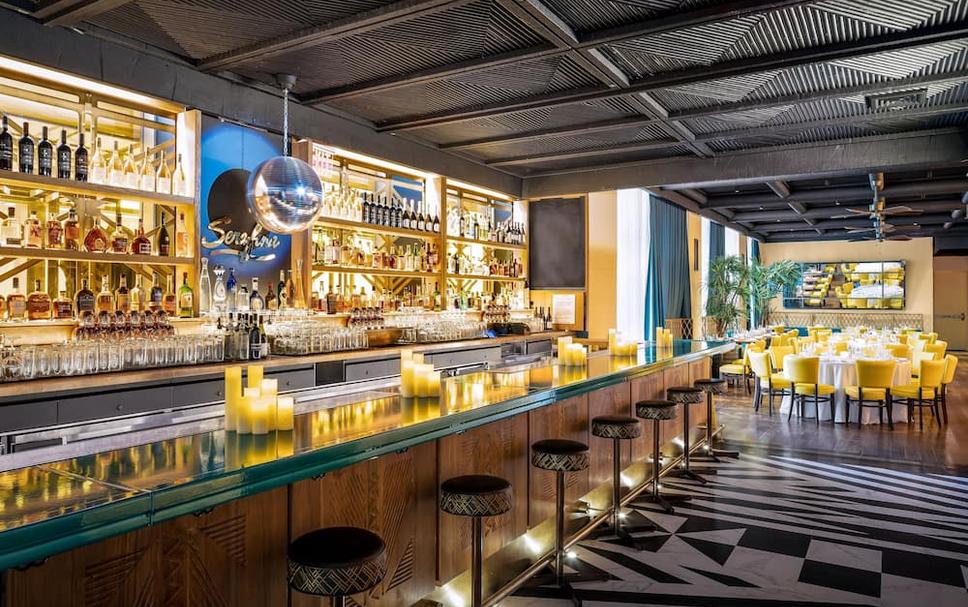 Bar Photo